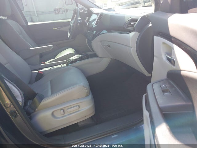 Honda Pilot Touring 2017 5FNYF6H96HB090047 Image 5