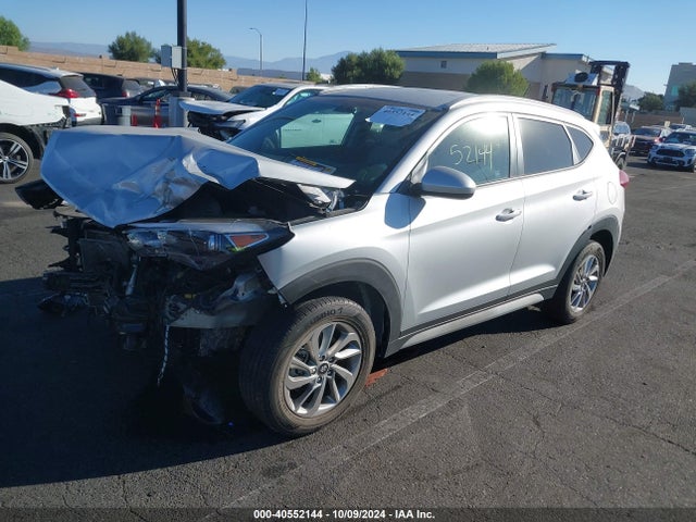 KM8J33A42HU587249 Hyundai TUCSON SE