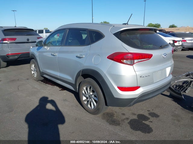 KM8J33A42HU587249 Hyundai TUCSON SE