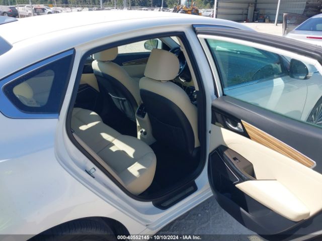 KNALB4J17H5044739 KIA Cadenza Premium