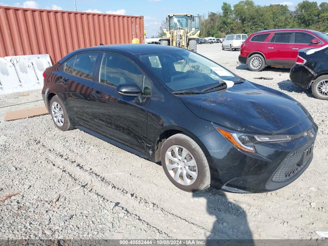 Toyota COROLLA LE 2022 JTDEPMAE6NJ225057 Image 1