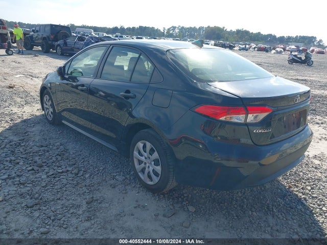 Toyota COROLLA LE 2022 JTDEPMAE6NJ225057 Image 3