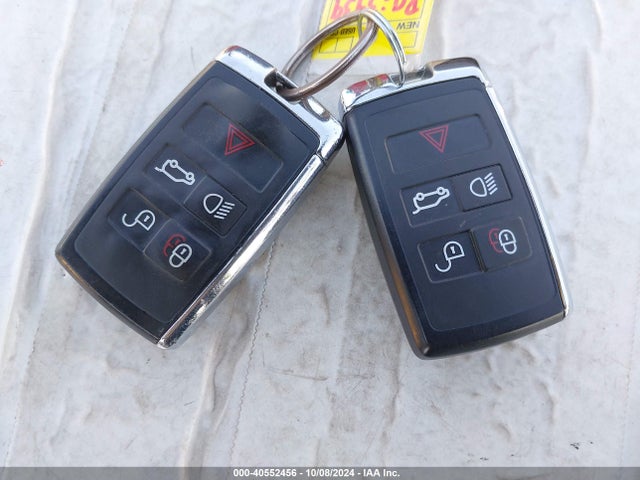 2019 JAGUAR E-PACE SADFJ2FX6K1Z41896 Photo 10