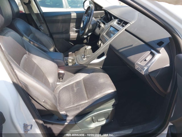 2019 JAGUAR E-PACE SADFJ2FX6K1Z41896 Photo 4