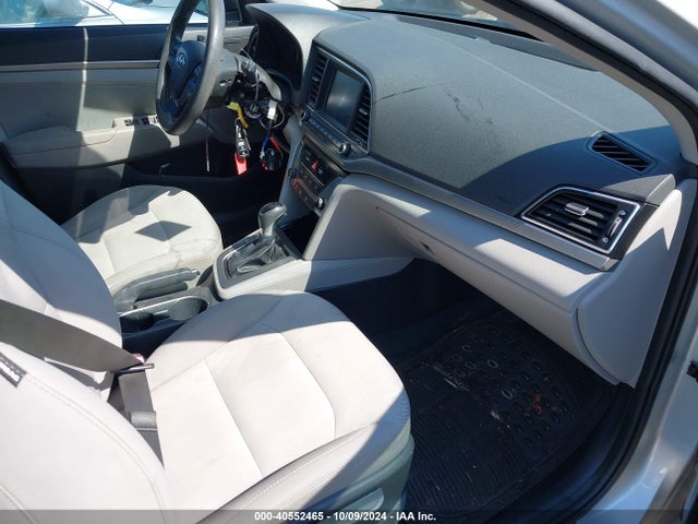 Hyundai ELANTRA SE 2017 5NPD84LF5HH130890 Image 5