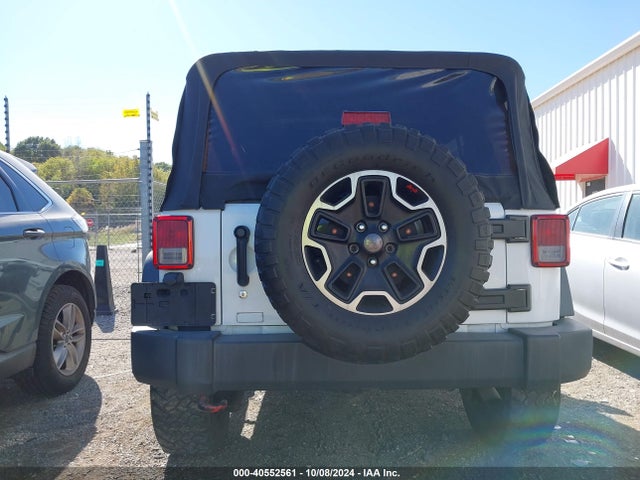 1C4BJWDG0FL746679 Jeep Wrangler Unlimited Sport