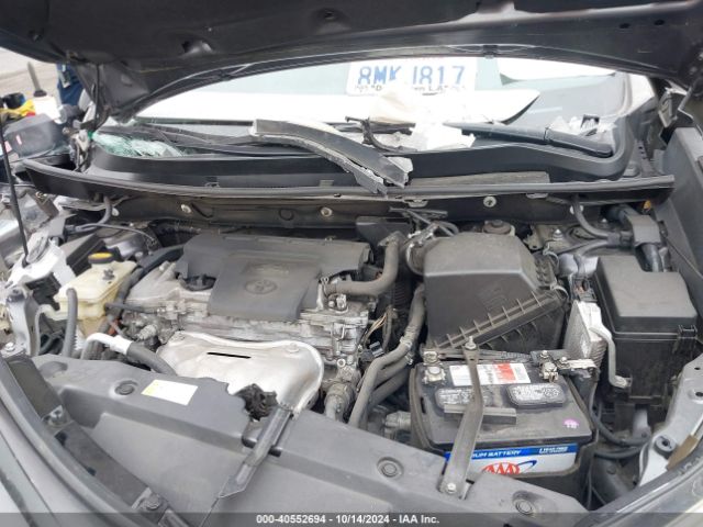 2T3NFREV7GW305501 Toyota RAV4 SE
