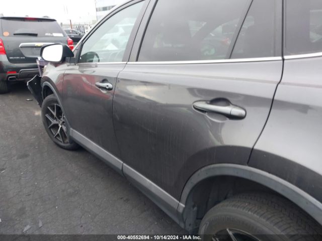 2T3NFREV7GW305501 Toyota RAV4 SE