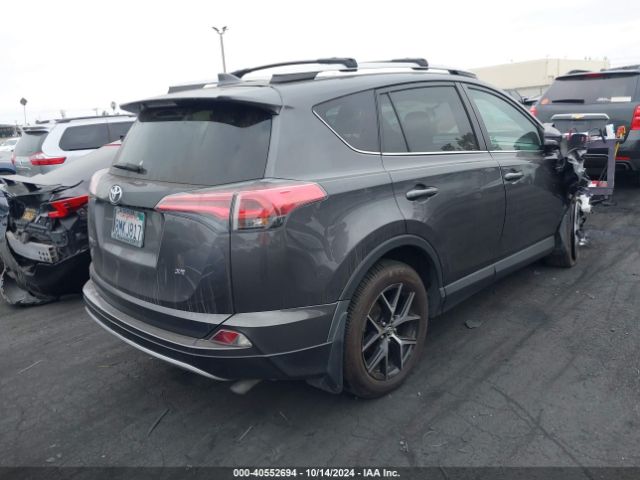 2T3NFREV7GW305501 Toyota RAV4 SE