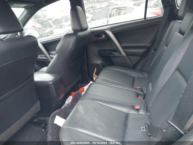 2T3NFREV7GW305501 Toyota RAV4 SE