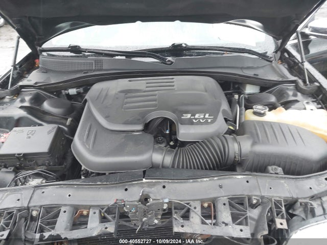 2C3CCAKG5JH177598 Chrysler 300 Limited Awd