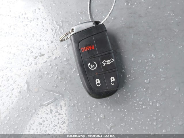 2C3CCAKG5JH177598 Chrysler 300 Limited Awd