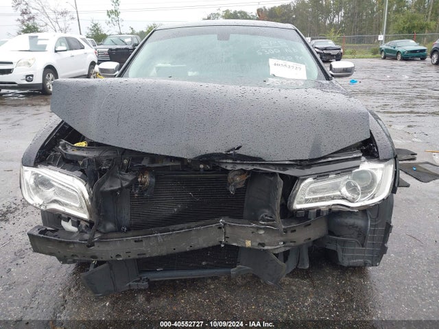 2C3CCAKG5JH177598 Chrysler 300 Limited Awd