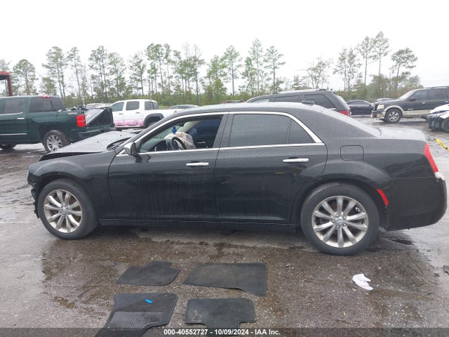 2C3CCAKG5JH177598 Chrysler 300 Limited Awd