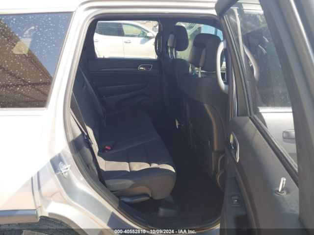 1C4RJEAG4JC322833 Jeep Grand Cherokee Laredo E 4x2