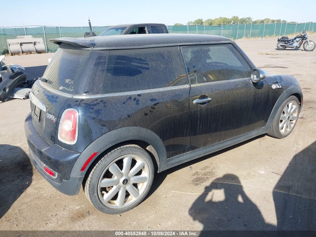 2007 MINI COOPER S WMWMF73597TL86830 Photo 3