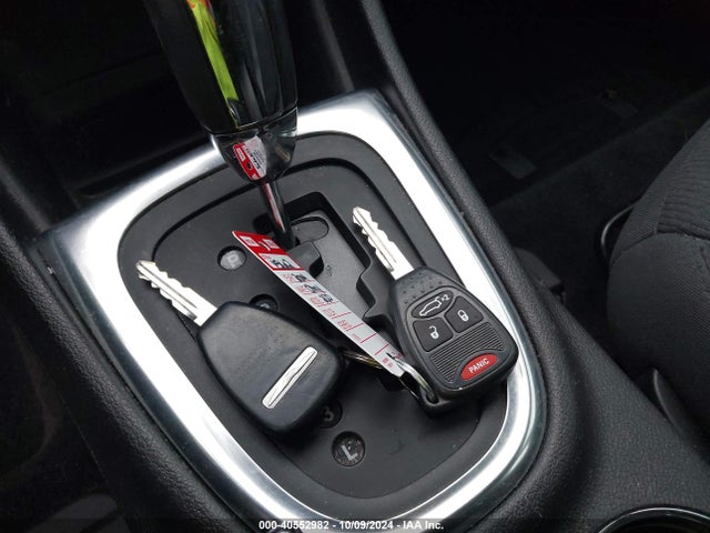 Chrysler 200 Touring 2014 1C3CCBBB9EN192788 Image 11
