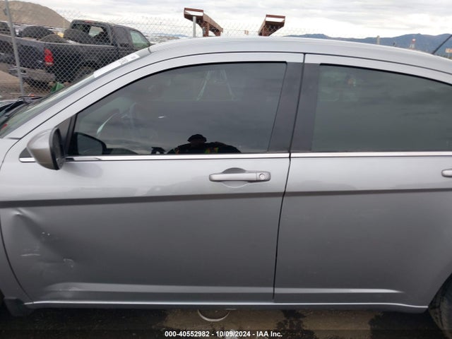 Chrysler 200 Touring 2014 1C3CCBBB9EN192788 Image 15