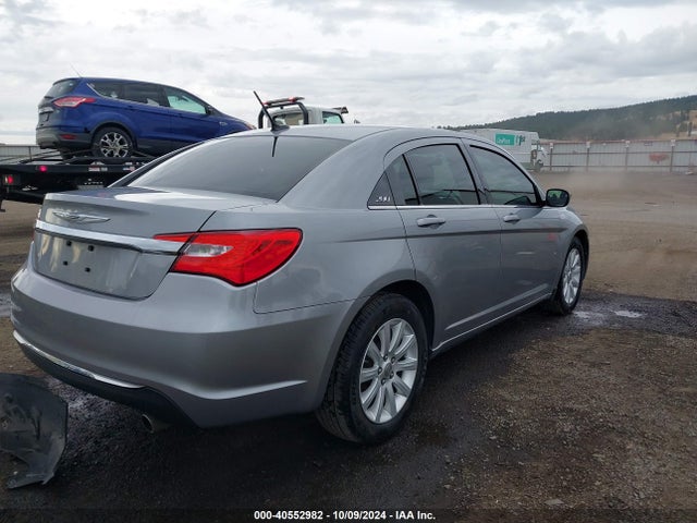 Chrysler 200 Touring 2014 1C3CCBBB9EN192788 Image 4