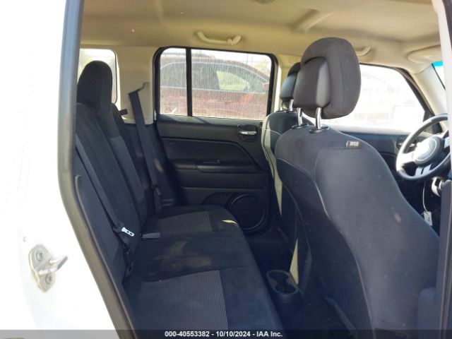 1C4NJPBA8GD575435 Jeep Patriot Sport