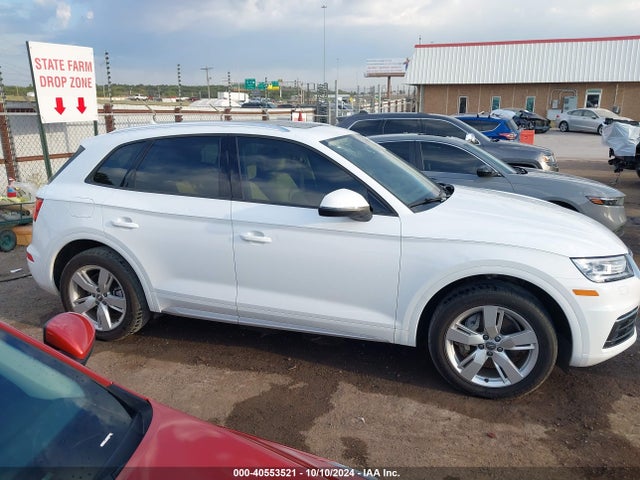 WA1ANAFY8J2227719 Audi Q5 2.0t Premium/2.0t Tech Premium