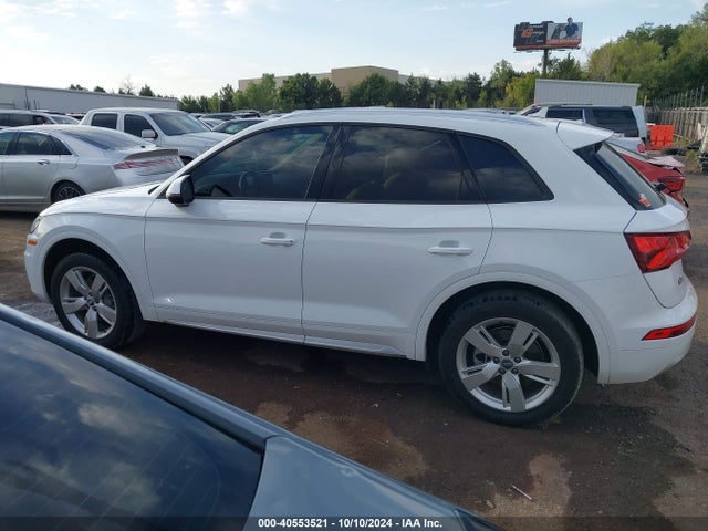 WA1ANAFY8J2227719 Audi Q5 2.0t Premium/2.0t Tech Premium