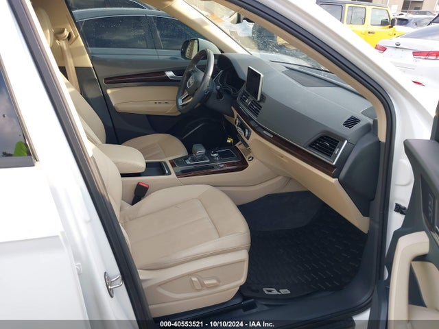 WA1ANAFY8J2227719 Audi Q5 2.0t Premium/2.0t Tech Premium