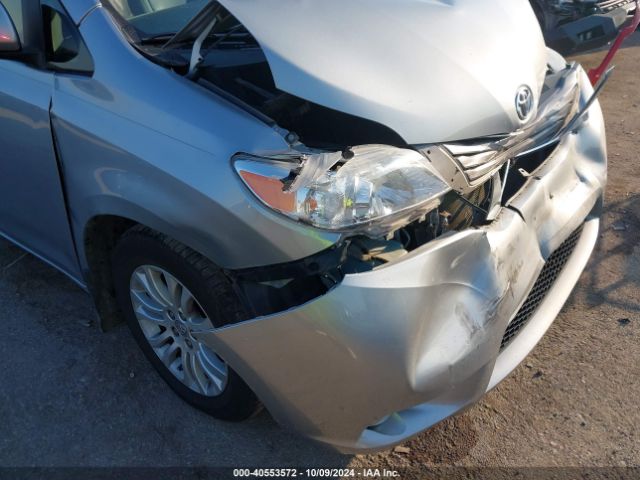 5TDYK3DC2FS601340 Toyota Sienna Xle Premium 8 Passenger