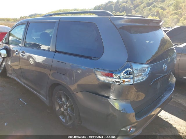5TDXK3DC4GS737336 Toyota Sienna Se Premium 8 Passenger