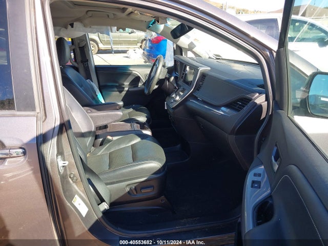 5TDXK3DC4GS737336 Toyota Sienna Se Premium 8 Passenger