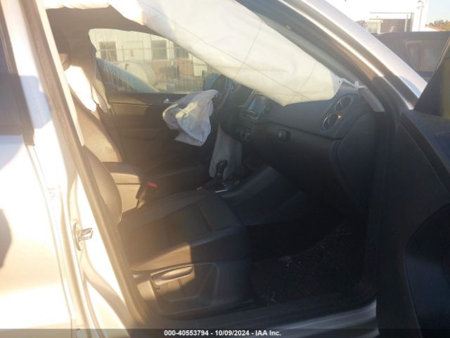 WVGAV7AX9HK016767 Volkswagen Tiguan 2.0t/2.0t S
