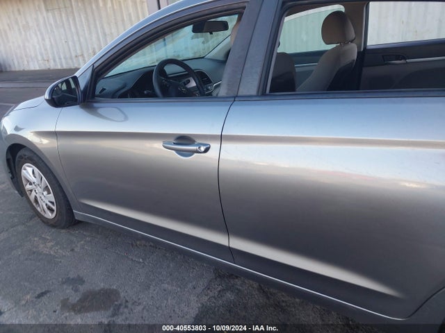 Hyundai ELANTRA SE 2019 5NPD74LF8KH444494 Image 13