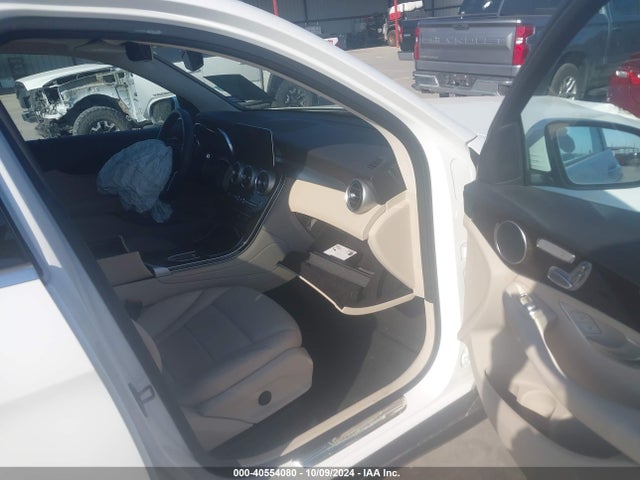 W1N0G8DB4NV394532 Mercedes-Benz Glc 300 Suv