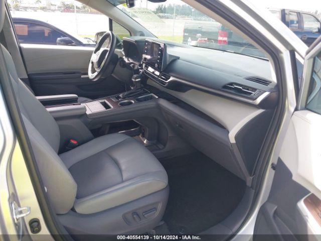 5TDJRKEC9MS027015 Toyota SIENNA XLE