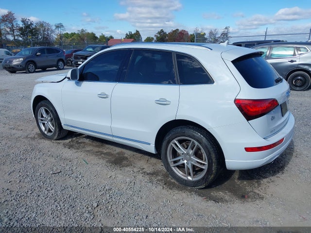 Audi Q5 2.0t Premium 2016 WA1L2AFP4GA141394 Image 3