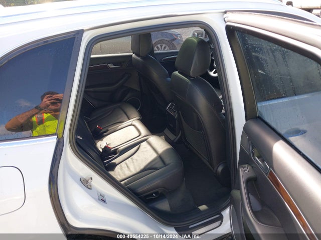 Audi Q5 2.0t Premium 2016 WA1L2AFP4GA141394 Image 8
