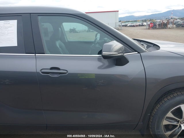 Toyota Highlander Xle 2021 5TDGZRBHXMS550580 Image 13