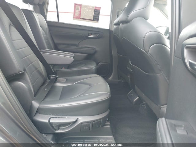 Toyota Highlander Xle 2021 5TDGZRBHXMS550580 Image 8