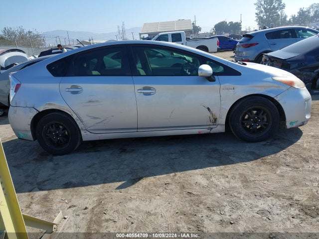 Toyota Prius Three 2014 JTDKN3DU5E1752206 Image 13