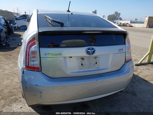 Toyota Prius Three 2014 JTDKN3DU5E1752206 Image 16