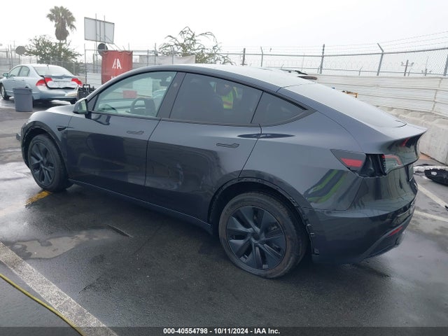 2024 TESLA MODEL Y 7SAYGDEEXRF180731 Photo 2