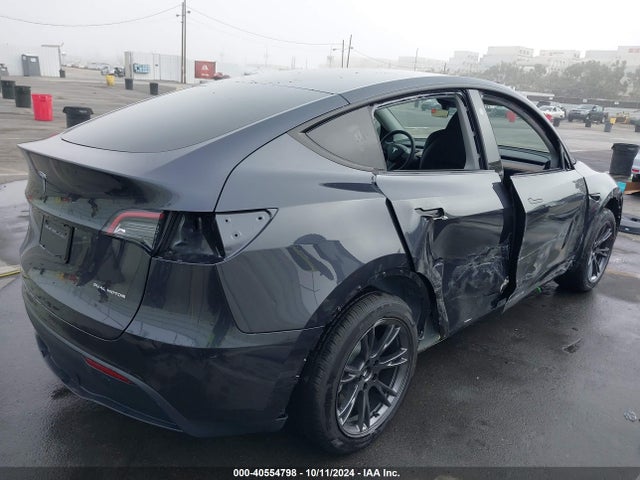 2024 TESLA MODEL Y 7SAYGDEEXRF180731 Photo 3