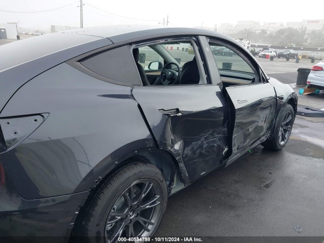 2024 TESLA MODEL Y 7SAYGDEEXRF180731 Photo 5