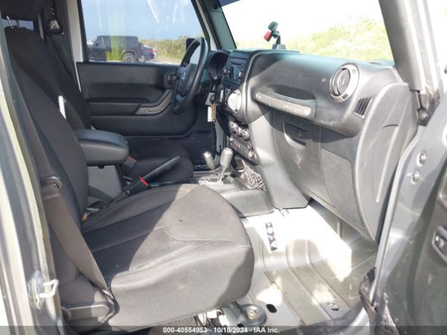 1C4BJWDG5HL709954 Jeep Wrangler Unlimited Sport