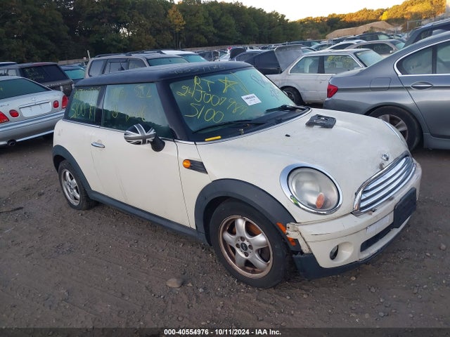 2010 MINI COOPER WMWMF3C58ATZ21534 Photo 0