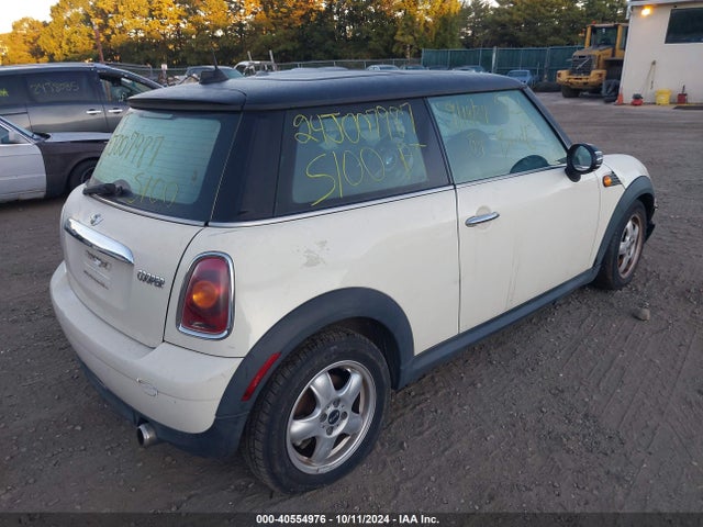 2010 MINI COOPER WMWMF3C58ATZ21534 Photo 3