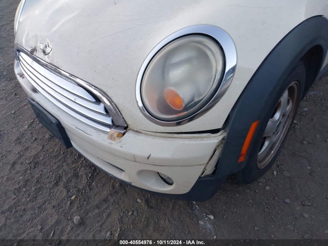2010 MINI COOPER WMWMF3C58ATZ21534 Photo 5