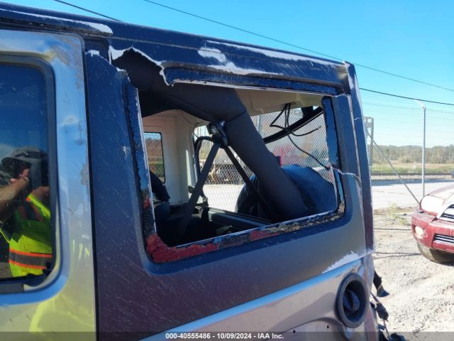 1C4HJWEG8JL925019 Jeep Wrangler Jk Unlimited Sahara 4x4