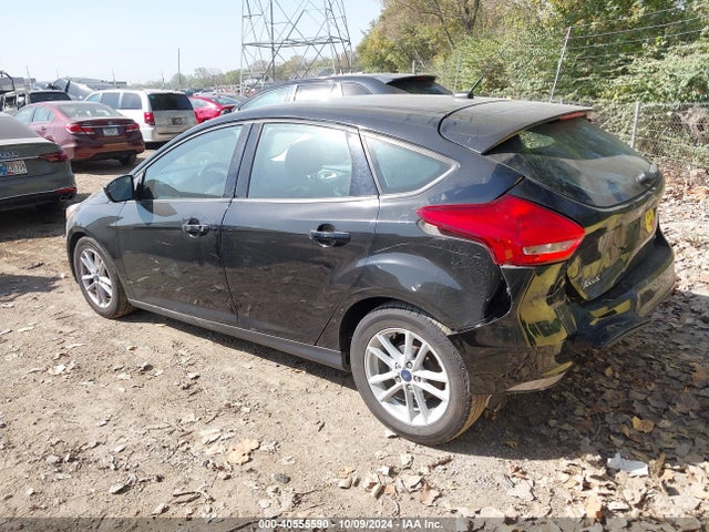 Ford FOCUS SE 2018 1FADP3K27JL254601 Image 3