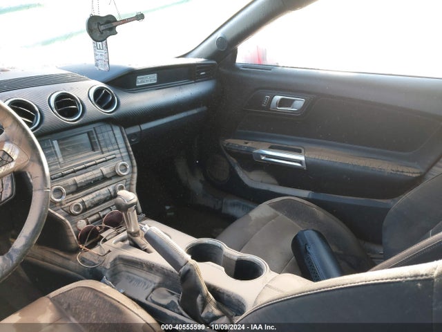 1FA6P8AM3G5218703 Ford Mustang V6